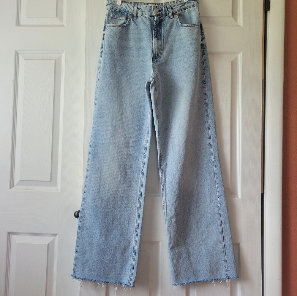 Zara wide leg raw hem acid wash jeans size US womens 8